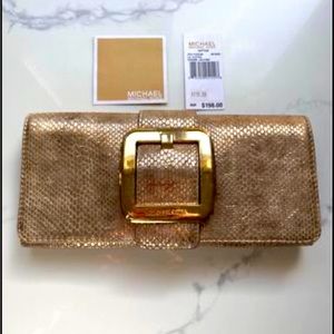 Michael Kors Clutch Purse Gold Color!! gorgeous Clutch!! Great Condition